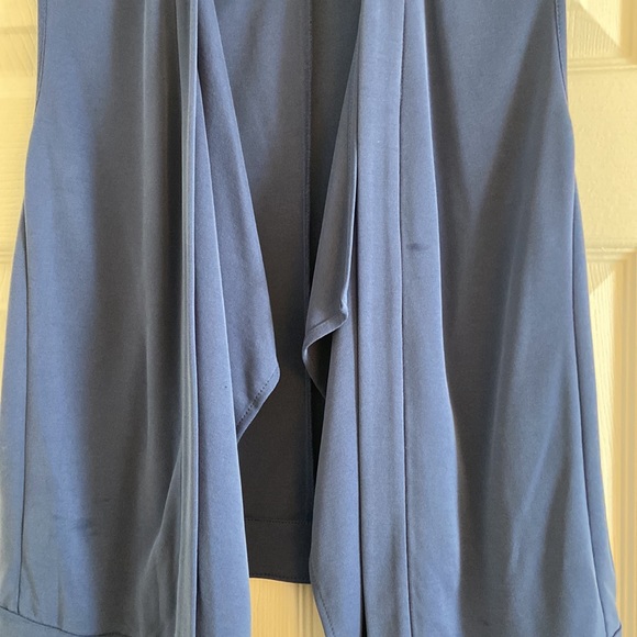 BCBG vest - Picture 4 of 6